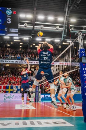 Volleyball Mens Bundesliga Playoffs Semifinals 2025 2026 SVG Lüneburg vs SWD powervolleys Düren 12 04 2026 Santeri Välimaa 12 SVG Lüneburg plays the ball backwards in a jump