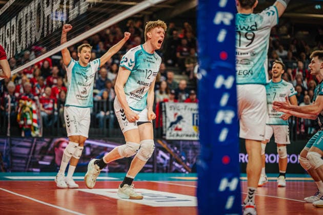 Volleyball Mens Bundesliga Playoffs Semifinals 2025 2026 SVG Lüneburg vs SWD powervolleys Düren 12 04 2026 Siebe Korenblek 12 SWD powervolleys Düren cheers