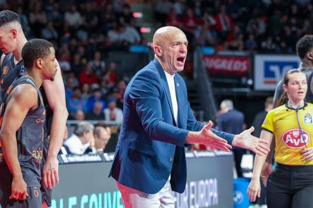 Head Coach Rodrigo Pastore Niners Chemnitz gestures, Emotion, FC Bayern Muenchen Basketball vs Niners Chemnitz, easyCredit BBL, Basketball, Bundesliga, Men, Main Round, April 12, 2026 Muenchen Bayern Germany Copyright: xkolbert-press MartinxAgüerax