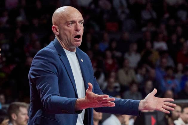 German Basketball Bundesliga BBL , FC Bayern Munich Basketball vs NINERS Chemnitz, Munich FC Bayern Basketball, NINERS Chemnitz, 2026 04 12 in Munich SAP Garden PASTORE Rodrigo NINERS Chemnitz Headcoach CHEHC sportworld Munich SAP Garden Bayern Germany