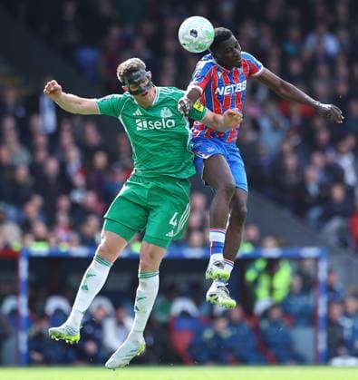 Sven Botman of Newcastle United competes for the ball with Ismaila Sarr of Crystal Palace Crystal Palace v Newcastle United, Premier League, Football, Selhurst Park, London, UK - 12 Apr 2026London Selhurst Park United Kingdom EDITORIAL USE ONLY No use with unauthorised audio, video, data, fixture lists, club league logos or live services. Online in-match use limited to 120 images, no video emulation. No use in betting, games or single club league player publications. Copyright: xMichaelxZemanek Shutterstockx 16823618bp