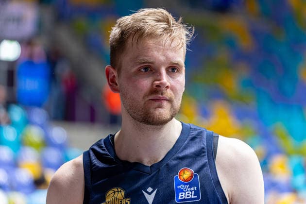 Basketball Bundesliga BBL, Frankfurt Skyliners vs. MLP Academics Heidelberg, Süwag Energie Arena Frankfurt am Main; 12.04.2026 Basketball Bundesliga BBL, Frankfurt am Main, Germany - 12.04.2026: Till Pape nach dem Spiel, Porträt, Basketball Bundesliga BBL, Spiel der Frankfurt Skyliners vs. MLP Academics Heidelberg, Süwag Energie Arena Frankfurt am Main Copyright: xBEAUTIFULxSPORTS Freudensteinx
