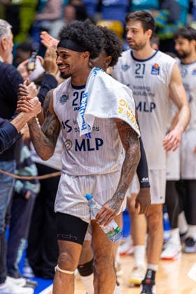 Basketball Bundesliga BBL, Frankfurt Skyliners vs. MLP Academics Heidelberg, Süwag Energie Arena Frankfurt am Main; 12.04.2026 Basketball Bundesliga BBL, Frankfurt am Main, Germany - 12.04.2026: Michael Weathers (MLP Academics Heidelberg, 20) nach dem Spiel, Basketball Bundesliga BBL, Spiel der Frankfurt Skyliners vs. MLP Academics Heidelberg, Süwag Energie Arena Frankfurt am Main Copyright: xBEAUTIFULxSPORTS Freudensteinx