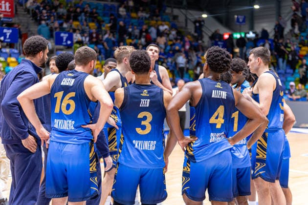 Basketball Bundesliga BBL, Frankfurt Skyliners vs. MLP Academics Heidelberg, Süwag Energie Arena Frankfurt am Main; 12.04.2026 Basketball Bundesliga BBL, Frankfurt am Main, Germany - 12.04.2026: Die Frankfurt Skyliners nach dem Spiel, Basketball Bundesliga BBL, Spiel der Frankfurt Skyliners vs. MLP Academics Heidelberg, Süwag Energie Arena Frankfurt am Main Copyright: xBEAUTIFULxSPORTS Freudensteinx