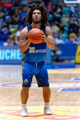 Basketball Bundesliga BBL, Frankfurt Skyliners vs. MLP Academics Heidelberg, Süwag Energie Arena Frankfurt am Main; 12.04.2026 Basketball Bundesliga BBL, Frankfurt am Main, Germany - 12.04.2026: Tyger Campbell (Frankfurt Skyliners, 00) beim Freiwurf, Basketball Bundesliga BBL, Spiel der Frankfurt Skyliners vs. MLP Academics Heidelberg, Süwag Energie Arena Frankfurt am Main Copyright: xBEAUTIFULxSPORTS Freudensteinx