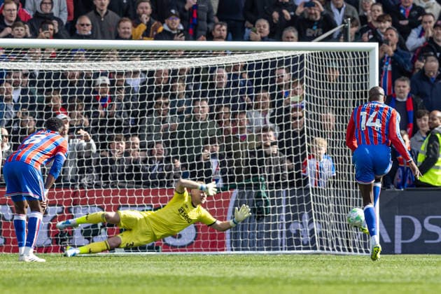 Crystal Palace v Newcastle United, Premier League, Football, Selhusrt Park Stadium, London, UK - 12 Apr 2026 Goal. Jean-Philippe Mateta Crystal Palace FC scores from the spot London Selhusrt Park Stadium Selhurst GBR, UK NEWSPAPERS OUT Copyright: xEllixBirchx