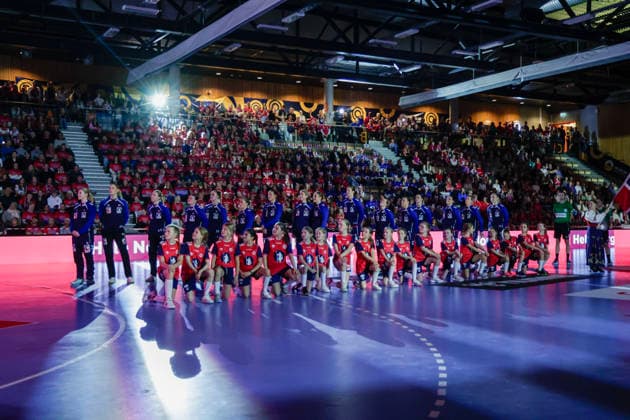 Handball, EHF EURO Cup Norway Slovakia Kristiansand 20260412 Norway s players before the start of the EHF Euro Cup women s handball match between Norway and Slovakia at Aquarama in Kristiansand Photo Tor Erik Schroder NTB Kristiansand Norway EDITORIAL USE ONLY RESTRICTED USE FOR BETTING COMPANIES  Copyright: xTorxErikxSchroderx xNTBx