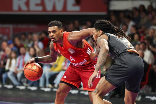 Xavier Rathan Mayes FC Bayern Basketball, 04 with Nike Sibande Niners Chemnitz, 02 , GER, FC Bayern Basketball vs Niners Chemnitz, Basketball, easycredit Basketball Bundesliga, 29 Matchday, Season 2025 2026, 12 04 2026, GER, FC Bayern Basketball vs Niners Chemnitz, Basketball, easycredit Basketball Bundesliga, 29 Matchday, Season 2025 2026, 12 04 2026 Munich Copyright: xEibner-Pressefoto JennixMaulx EP_JML
