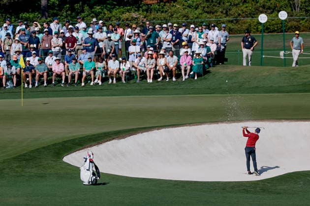 Golf - Masters Tournament round 4 Sergio Garcia of Spain hits from a bunker on the fourth hole during the final round of the 2026 Masters Tournament at the Augusta National Golf Club in Augusta, Georgia, USA, 12 April 2026. AUGUSTA GEORGIA United States  Copyright: xERIKxS.xLESSERx