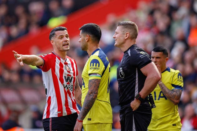 Sunderland v Tottenham Hotspur, Premier League Granit Xhaka of Sunderland speaks with Cristian Romero of Tottenham Hotspur during the Sunderland v Tottenham Hotspur Premier League match at the Stadium of Light, Sunderland, England on 12 April 2026 Credit: Craig Cowan Every Second Media Editorial use only. All images are copyright Every Second Media Limited. No images may be reproduced without prior permission. All rights reserved. Premier League and Football League images are subject to licensing agreements with Football DataCo Limited. see https: www.football-dataco.com Copyright: xIMAGO EveryxSecondxMediax ESM-1907-0109 CraigxCowanx xEveryxSecondxMediax