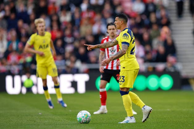 Sunderland v Tottenham Hotspur, Premier League Pedro Porro of Tottenham Hotspur looks for a pass during the Sunderland v Tottenham Hotspur Premier League match at the Stadium of Light, Sunderland, England on 12 April 2026 Credit: Craig Cowan Every Second Media Editorial use only. All images are copyright Every Second Media Limited. No images may be reproduced without prior permission. All rights reserved. Premier League and Football League images are subject to licensing agreements with Football DataCo Limited. see https: www.football-dataco.com Copyright: xIMAGO EveryxSecondxMediax ESM-1907-0114 CraigxCowanx xEveryxSecondxMediax