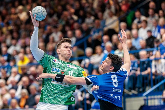 v l Lasse Bredekjaer Andersson Fuechse Berlin, 11 , Frederik Simak TBV Lemgo Lippe, 08 GER, TBV Lemgo Lippe vs Fuechse Berlin, Handball, 1 Bundesliga, 28 Matchday, Season 2025 2026, 12 04 2026 GER, TBV Lemgo Lippe vs Fuechse Berlin, Handball, 1 Bundesliga, 28 Matchday, Season 2025 2026, 12 04 2026 Lemgo Copyright: xEibner-Pressefoto JanxRollingerx EP_JSK