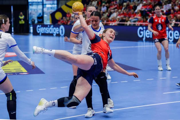 Handball, EHF EURO Cup Norway Slovakia Kristiansand 20260412 Norway and Vilde Mortensen Ingstad handball player during the handball match in the EHF Euro Cup for women between Norway and Slovakia in Aquarama in Kristiansand Photo Tor Erik Schroder NTB Kristiansand Norway EDITORIAL USE ONLY RESTRICTED USE FOR BETTING COMPANIES  Copyright: xTorxErikxSchroderx xNTBx