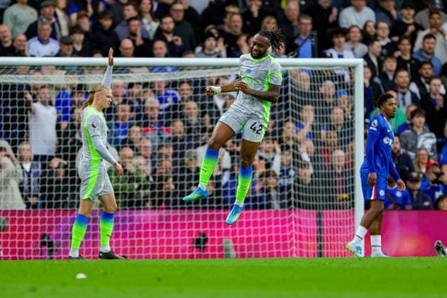 Chelsea v Manchester City, Premier League Antoine Semenyo (42) of Manchester City shoots towards the goal and reacts to the miss during the Premier League match between Chelsea and Manchester City at Stamford Bridge, London, UK on 12 April 2026. Editorial use only DataCo restrictions apply See www.football-dataco.com , Copyright: xNigelxKeenex PSI-24056-0070