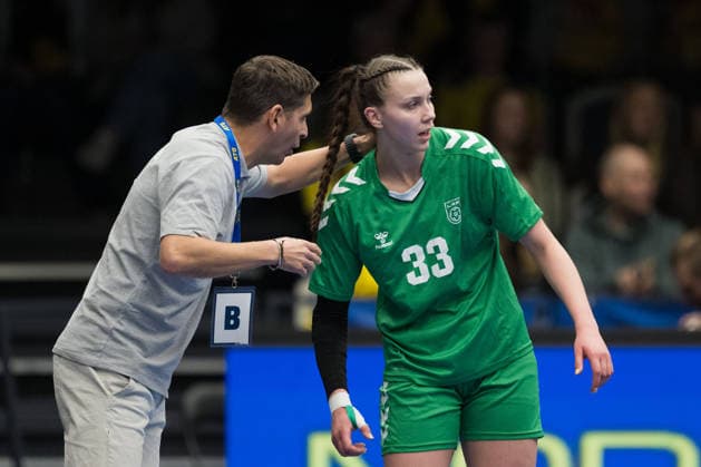260412 Head coach Herlanderis Silva and Ausra Arcisevskaja of Lithuania during the women s EHF Euro Qualification handball match between Sweden and Lithuania on April 12, 2026 in Kosta Photo Suvad Mrkonjic BILDBYRAN COP 170 SM0457 handball handball handball kval em em kval qualification womens ehf euro qualification sverige sweden litauen lithuania dam bbeng sverige sweden  Copyright: SUVADxMRKONJIC BB260412SM028