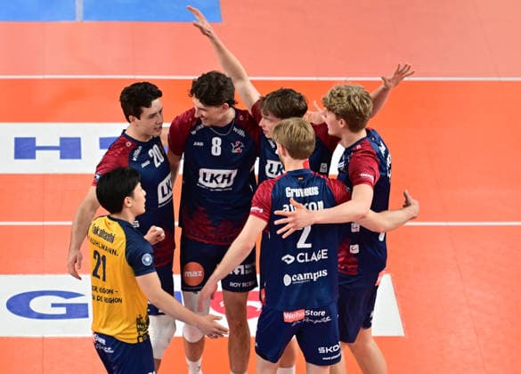 GER 1 VBL, Play Off Semi-Final, SVG Lueneburg vs SWD Powervolleys Dueren 12 04 2026, GER 1 VBL, PLay Off Semi-Final, SVG Lueneburg vs SWD Powervolleys Dueren, in the picture the Lueneburg team cheers nordphotoxGmbH xWitke nph00002