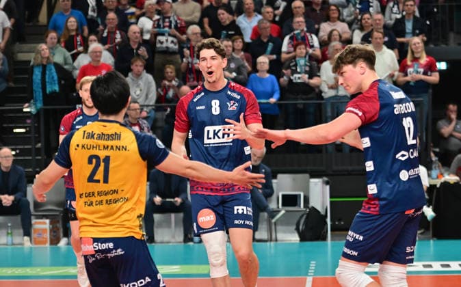 GER 1 VBL, Play Off semi-final, SVG Lueneburg vs SWD Powervolleys Dueren 12 04 2026, GER 1 VBL, PLay Off semi-final, SVG Lueneburg vs SWD Powervolleys Dueren, in the picture the Lueneburg team cheers nordphotoxGmbH xWitke nph00002