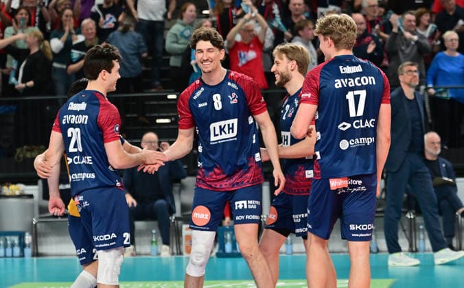 GER 1 VBL, Play Off semi-final, SVG Lueneburg vs SWD Powervolleys Dueren 12 04 2026, GER 1 VBL, PLay Off semi-final, SVG Lueneburg vs SWD Powervolleys Dueren, in the picture the Lueneburg team cheers nordphotoxGmbH xWitke nph00002