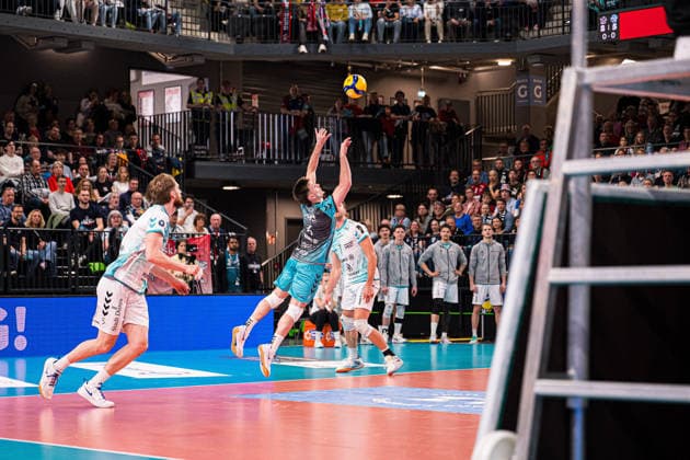 Volleyball I Men I Season 2025 2026 I Bundesliga I Semi-finals I SVG Lüneburg SWD powervolleys Düren I 12 04 2026 Set, defense Troy Arthur Gooch 6, SWD Powervolleys Düren Copyright: xLobeca Björn-OlexKehmx