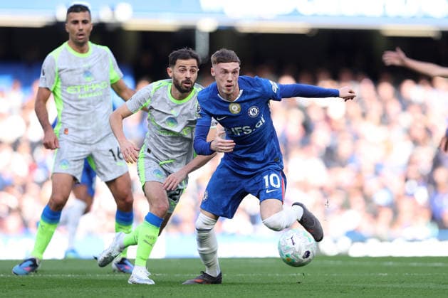 Chelsea gegen Man City 12. April 2026, London Premier League Fußball Chelsea gegen Manchester City Bernardo Silva von Manchester City und Cole Palmer von Chelsea Foto Charlotte Wilson Abseits London UK  Copyright: xCharlottexWilsonx xOffsidexOffside