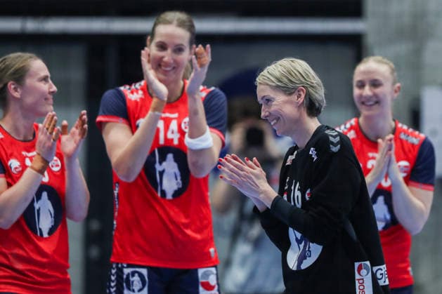Handball, EHF EURO Cup Norway Slovakia Kristiansand 20260412 After 16 minutes, Norway s Katrine Lunde is substituted during her final handball match in the EHF Euro Cup for women between Norway and Slovakia at Aquarama in Kristiansand The photo was taken on behalf of the Norwegian Handball Association Photo Trond R Teigen NTB Kristiansand Norway EDITORIAL USE ONLY RESTRICTED USE FOR BETTING COMPANIES  Copyright: xTrondxR.xTeigenx xNTBx