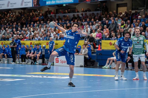 TBV Lemgo Lippe GER vs Fuechse Berlin GER , Handball, Daikin Handball Bundesliga, 28 Matchday, 12 4 2026, Season 2025 2026, Lemgo Samuel Zehnder TBV Lemgo Lippe, 04 at a 7 meter throw Lemgo Phoenix Contact Arena Germany