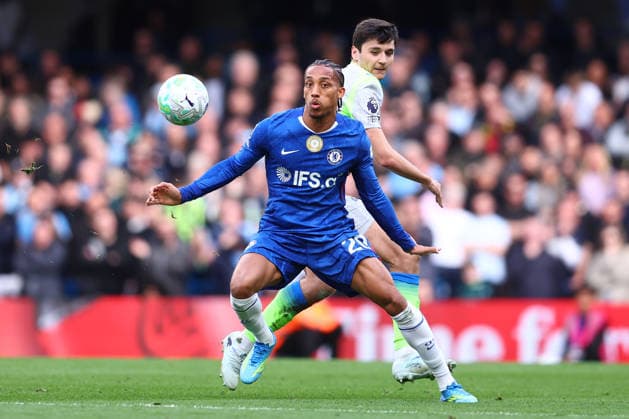 London, England, 12th April 2026. Joao Pedro of Chelsea and Abdukodir Khusanov of Manchester City challenge for the ball during the Chelsea vs Manchester City Premier League match at Stamford Bridge, London. Picture credit should read: Paul Terry Sportimage EDITORIAL USE ONLY. No use with unauthorised audio, video, data, fixture lists, club league logos or live services. Online in-match use limited to 120 images, no video emulation. No use in betting, games or single club league player publications. SPI_025_PT_Chelsea_Man_City SPI-4683-0025