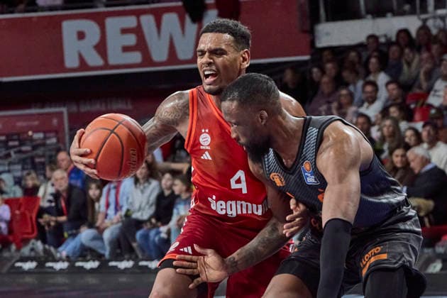 German Basketball Bundesliga BBL , FC Bayern Munich Basketball vs NINERS Chemnitz, Munich FC Bayern Basketball, NINERS Chemnitz, 2026 04 12 in Munich SAP Garden RATHAN MAYES Xavier FC Bayern Munich Basketball Shooting Guard SG Nr4 FCBB4 , NEWMAN III John NINERS Chemnitz Shooting Guard SG Nr9 CHE9 sportworld Munich SAP Garden Bayern Germany