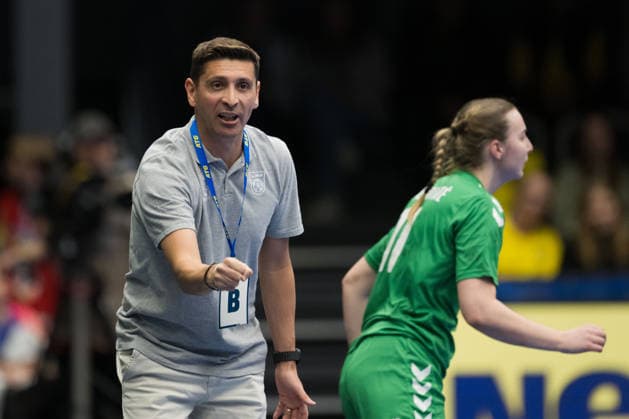 260412 Head coach Herlanderis Silva of Lithuania during the women s EHF Euro Qualification handball match between Sweden and Lithuania on April 12, 2026 in Kosta Photo Suvad Mrkonjic BILDBYRAN COP 170 SM0457 handball handball handball kval em em kval qualification womens ehf euro qualification sverige sweden litauen lithuania dam bbeng sverige sweden  Copyright: SUVADxMRKONJIC BB260412SM033