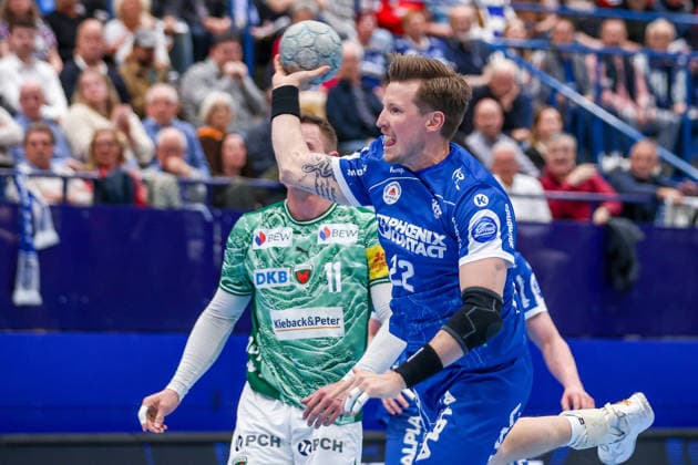 2026 04 12, xkwix, Handball, HBL, TBV Lemgo Lippe Füchse Berlin, PHOENIX CONTACT arena, 28 Spieltag, Saison 2025 2026 Adam Nyfjäll TBV Lemgo Lippe 22 beim Wurf aufs Tor DFB regulations prohibit any use of photographs as image sequences and or quasi video Photo xKamilxWilkowskixPressefotoKochx Nordrhein Westfalen Germany