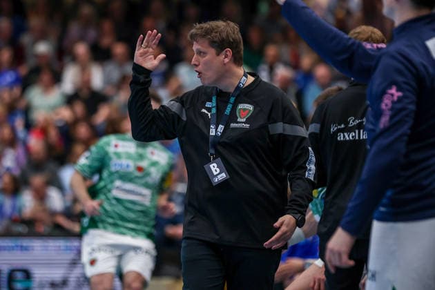 2026 04 12, xkwix, Handball, HBL, TBV Lemgo Lippe Füchse Berlin, PHOENIX CONTACT arena, 28 Spieltag, Saison 2025 2026 Nicolej Krickau Füchse Berlin head coach gesticulates on the sidelines DFB regulations prohibit any use of photographs as image sequences and or quasi video Photo xKamilxWilkowskixPressefotoKochx Nordrhein Westfalen Germany