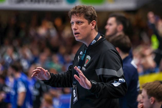 2026 04 12, xkwix, Handball, HBL, TBV Lemgo Lippe Füchse Berlin, PHOENIX CONTACT arena, 28 Spieltag, Saison 2025 2026 Nicolej Krickau Füchse Berlin head coach gesticulates on the sidelines DFB regulations prohibit any use of photographs as image sequences and or quasi video Photo xKamilxWilkowskixPressefotoKochx Nordrhein Westfalen Germany