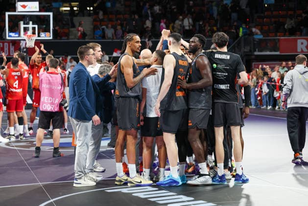 The Niners Chemnitz team after the game, GER, FC Bayern Basketball vs Niners Chemnitz, Basketball, easycredit Basketball Bundesliga, Matchday 29, Season 2025 2026, 12 04 2026, GER, FC Bayern Basketball vs Niners Chemnitz, Basketball, easycredit Basketball Bundesliga, Matchday 29, Season 2025 2026, 12 04 2026 Munich Copyright: xEibner-Pressefoto JennixMaulx EP_JML