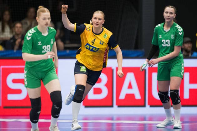 260412 Matilda Forsberg of Sweden celebrates and Ausra Arcisevskaja of Lithuania looks dejected during the women s EHF Euro Qualification handball match between Sweden and Lithuania on April 12, 2026 in Kosta Photo Suvad Mrkonjic BILDBYRAN COP 170 SM0457 handball handball handball kval em em kval qualification womens ehf euro qualification sverige sweden litauen lithuania dam bbeng jubel depp sverige sweden celebrates  Copyright: SUVADxMRKONJIC BB260412SM048