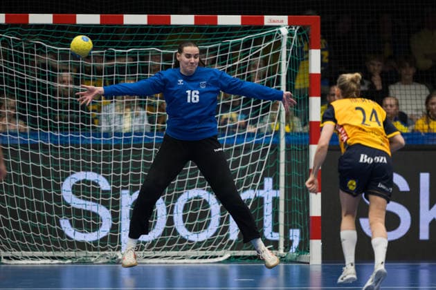 260412 Goal keeper Evita Å½ilionyte of Lithuania and Nathalie Hagman of Sweden during the women s EHF Euro Qualification handball match between Sweden and Lithuania on April 12, 2026 in Kosta Photo Suvad Mrkonjic BILDBYRAN COP 170 SM0457 handball handball handball kval em em kval qualification womens ehf euro qualification sverige sweden litauen lithuania dam bbeng sverige sweden  Copyright: SUVADxMRKONJIC BB260412SM050