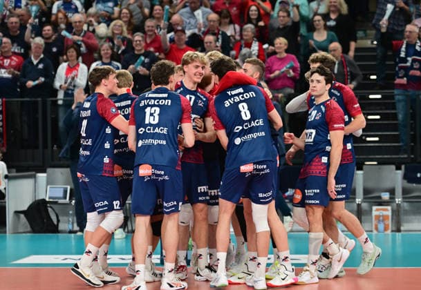 GER 1 VBL, Play Off Semi-Final, SVG Lueneburg vs SWD Powervolleys Dueren 12 04 2026, GER 1 VBL, PLay Off Semi-Final, SVG Lueneburg vs SWD Powervolleys Dueren, in the picture the Lueneburg team celebrates the victory nordphotoxGmbH xWitke nph00002