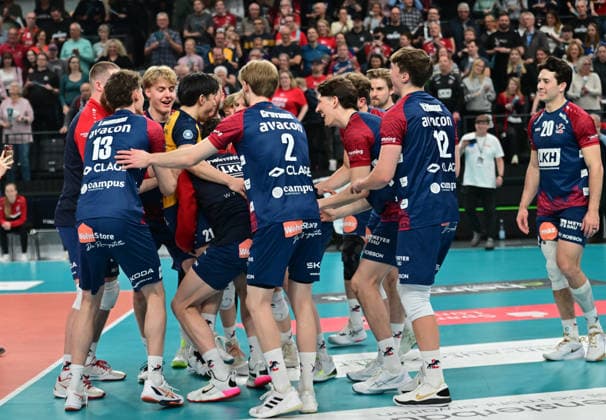 GER 1 VBL, Play Off Semi-Final, SVG Lueneburg vs SWD Powervolleys Dueren 12 04 2026, GER 1 VBL, PLay Off Semi-Final, SVG Lueneburg vs SWD Powervolleys Dueren, in the picture the Lueneburg team celebrates the victory nordphotoxGmbH xWitke nph00002