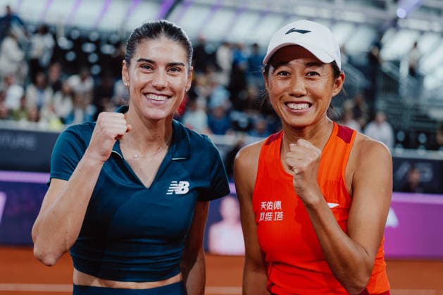 TENNIS - WTA, Tennis Damen Upper Austria Ladies Linz LINZ,AUSTRIA,12.APR.26 - TENNIS - WTA Tour, Upper Austria Ladies Linz. Image shows the rejoicing of Sorana Cirstea (ROU) and Shuai Zhang (CHN).  GEPAxpictures xAlexanderxSolc
