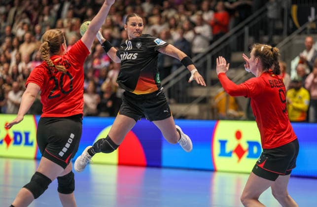 GER, Hamm, Germany vs Belgium, EHF EURO Qualifiers, Handball, EHF, Season 2025 2026, WESTPRESS arena, 6 Matchday in picture f l Anna Schellingen Belgium Handball Women 20 , Mareike Thomaier Germany Handball Women 15 DFB DFL REGULATIONS PROHIBIT ANY USE OF PHOTOGRAPHS AS IMAGE SEQUENCES AND OR QUASI VIDEO, 12 04 2026 Copyright: HMBxMedia HendrikxHamelau