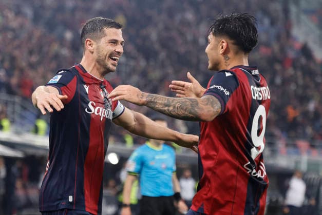 April 12, 2026, Bologna, BOLOGNA: Bologna s Remo Freuler jubilates with his teammates after scoring the goal during the Italian Serie A soccer match Bologna FC vs US Lecce at Renato Dall Ara stadium in Bologna, Italy, 12 April 2026. ANSA SERENA CAMPANINI. Soccer: Serie A ; Bologna-Lecce  - ZUMAa110 20260412_zaf_a110_022 Copyright: xSerenaxCampaninix