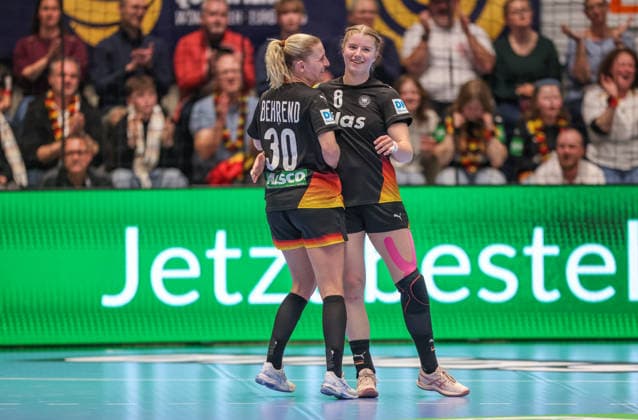 GER, Hamm, Germany vs Belgium, EHF EURO Qualifiers, Handball, EHF, Season 2025 2026, WESTPRESS arena, 6 Matchday in the picture from l Jenny Behrend Germany Handball Women 30 , Nina Engel Germany Handball Women 8 , Goal, Cheers and Joy, Emotions DFB DFL REGULATIONS PROHIBIT ANY USE OF PHOTOGRAPHS AS IMAGE SEQUENCES AND OR QUASI VIDEO, 12 04 2026 Copyright: HMBxMedia HendrikxHamelau