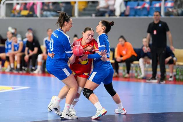 HANDBALL - EHF EURO Quali, AUT vs GRE LINZ,AUSTRIA,12.APR.26 - HANDBALL - EHF Women s European Championship, EM, Europameisterschaft qualification, OEHB international match, Länderspiel, Nationalmannschaft Austria vs Greece. Image shows Evgenia Samolada (GRE), Nora Leitner (AUT) and Vasiliki Gkatziou (GRE).  GEPAxpictures xDanielaxMoser