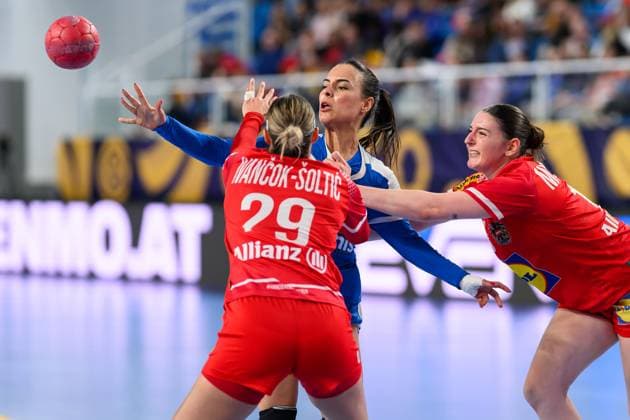 HANDBALL - EHF EURO Quali, AUT vs GRE LINZ,AUSTRIA,12.APR.26 - HANDBALL - EHF Women s European Championship, EM, Europameisterschaft qualification, OEHB international match, Länderspiel, Nationalmannschaft Austria vs Greece. Image shows Ines Ivancok-Soltic (AUT), Olympia Andritsou (GRE) and Martina Maticevic (AUT).  GEPAxpictures xDanielaxMoser