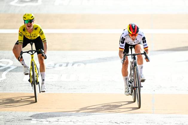 Paris - Roubaix Hauts-de-France Women 2026 Cycling Race ROUBAIX, FRANCE - APRIL 12 : Koch Franziska (GER) of FDJ United - SUEZ celebrating her victory during the 6th edition of Paris - Roubaix Hauts-de-France Women an UCI Women s World Tour 1.WWT one day cycling road race for Women Elite of 143 km with start in Denain and finish in Roubaix on April 12, 2026 in Roubaix, France, 12 04 2026 Roubaix France  Copyright: xTomasxSiskx