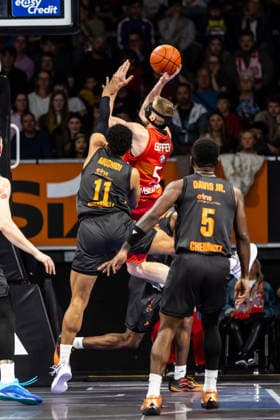 GER, easy Credit Basketball Bundesliga, FC Bayern München Basketball Niners Chemnitz 12 04 2026, BMW Park, Munich, GER, easy Credit Basketball Bundesliga, FC Bayern München Basketball Niners Chemnitz Niels Giffey FC Bayern München Basketball 5 Foto Alexander Trienitz München BMW Park Bayern Deutschland