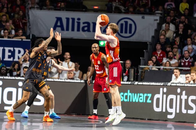 GER, easy Credit Basketball Bundesliga, FC Bayern München Basketball Niners Chemnitz 12 04 2026, BMW Park, Munich, GER, easy Credit Basketball Bundesliga, FC Bayern München Basketball Niners Chemnitz Justus Hollatz FC Bayern München Basketball 21 Foto Alexander Trienitz München BMW Park Bayern Deutschland
