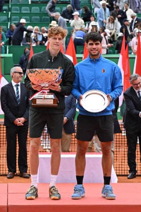 Jannik Sinner, Carlos Alcaraz - Jannik Sinner remporte la finale du Rolex Monte-Carlo Masters au Monte-Carlo Country Club de Monaco le 12 avril 2026 Bruno Bebert Bestimage Jannik Sinner wins the final of the Rolex Monte-Carlo Masters at the Monte-Carlo Country Club in Monaco on 12 April 2026 Monte-Carlo Monaco  Copyright: xBrunoxBebertx xBestimagexBrunoxBebertx xBestimagex