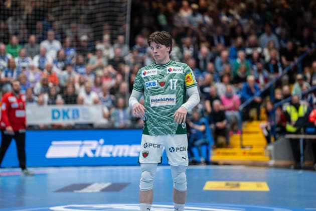 TBV Lemgo Lippe GER vs Fuechse Berlin GER , Handball, Daikin Handball Bundesliga, 28 Matchday, 12 4 2026, Season 2025 2026, Lemgo Nils Lichtlein Fuechse Berlin, 17 at match setup Lemgo Phoenix Contact Arena Germany