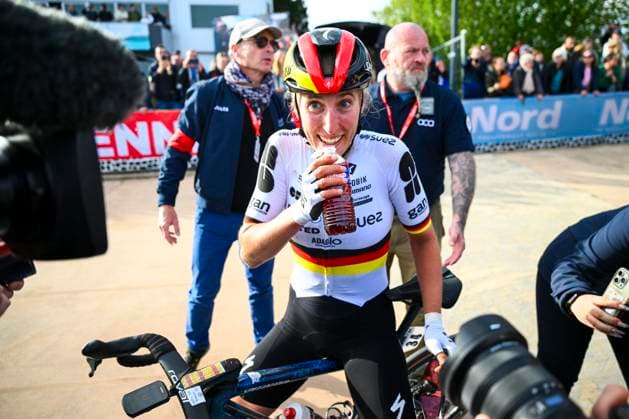 Paris - Roubaix Hauts-de-France 2026 Cycling Race ROUBAIX, FRANCE - APRIL 12 : Koch Franziska (GER) of FDJ United - SUEZ celebrating her victory during the 123rd edition of Paris - Roubaix Hauts-de-France an UCI World Tour 1.UWT one day cycling road race for Women Elite of 258 km with start in Compiegne and finish in Roubaix on April 12, 2026 in Roubaix, France, 12 04 2026 ( Motordriver Kenny Verfaillie - Roubaix France  Copyright: xVincentxKalutx