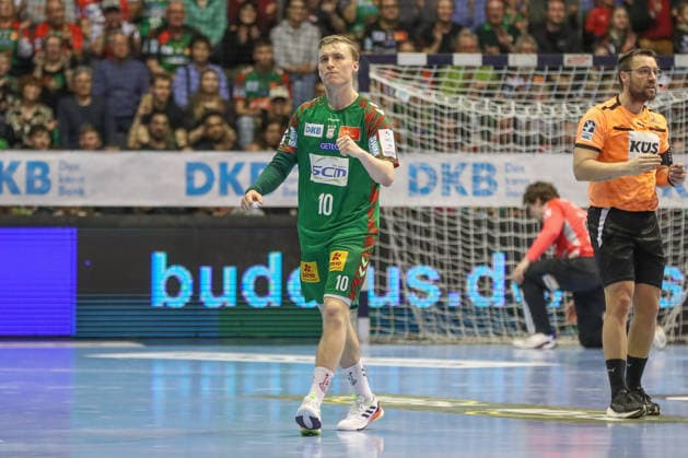 12 04 2026, xgox, Handball Daikin HBL SC Magdeburg HC Erlangen emspor, v l Gisli Thorgeir Kristjansson Magdeburg, 10 Jubel, Torjubel, jubelt über das Tor, celebrate the goal, celebration Magdeburg